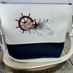Steuerrad - Meer - maritim - Umhängetasche - Tasche Milow - Handtasche - aus Kunstleder genäht und bestickt Bild 1