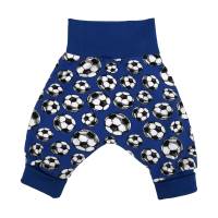 Baby Frühchen Jungen Set Pumphose-Mütze-Tuch "Fußballfieber" Fußbälle auf blau Geschenk Geburt Bild 2