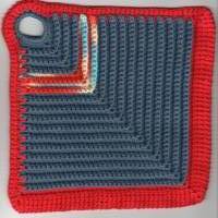 T0050 gehäkelt 2 Topflappen Baumwolle Handarbeit jeansfarben rot blau gelb Küche Bild 2