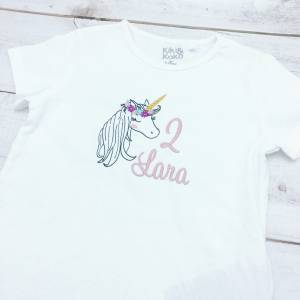 Namensshirt für Babys Mädchen Einhorn Geschenk zum Geburtstag auf Zahlenshirt T-Shirt Kurzarm Langarmshirt personalisier Bild 2