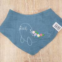 Handbesticktes Halstuch für Babys und Kleinkinder mit Meerestier-Motiv nach Wahl Bild 2
