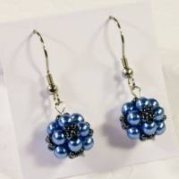 Ohrringe: kleine Blumenkugel ~ Azurblau Bild 1
