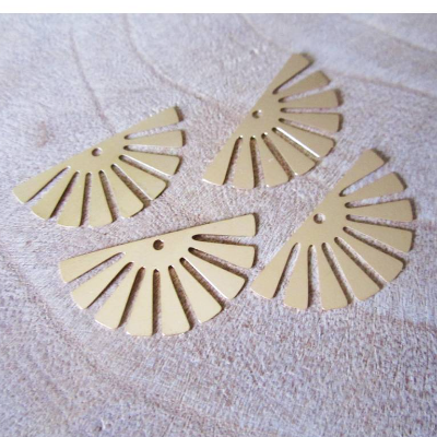 4x Charms filigrane Anhänger halbrunde Streifen vergoldet