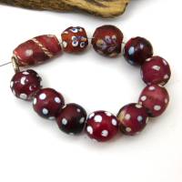 11 alte rote Skunk Perlen mit weißen Punkten - Fancy Beads - venezianische Handelsperlen Bild 3