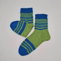 Gestrickte Socken in lindgrün blau Gr. 38/39, romantische Fairisle Herzen im Schaft, handgestrickt Bild 4