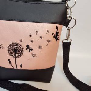 Kleine Handtasche Pusteblume weiss  Umhängetasche  rosa schwarze Tasche mit Anhänger Kunstleder Bild 4