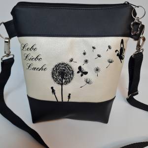 Kleine Handtasche Pusteblume weiss  Umhängetasche  weiss schwarze Tasche mit Anhänger Kunstleder Bild 3