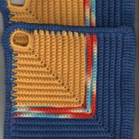 T0049 gehäkelt 2 Topflappen Baumwolle Handarbeit gelb rot blau jeansfarben Küche Bild 1