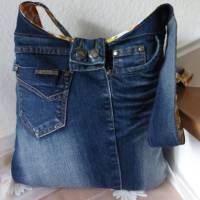 Beuteltasche 'Sophie', Jeans-Upcycling, 2 in 1, beidseitig tragbar, Verschlussriegel, Unikat hessmade Bild 1
