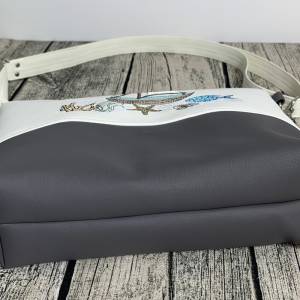 Boot - unter Wasser - Tasche - maritim - Umhängetasche Milow Handmade und bestickt - aus Kunstleder mit passendem Gurt Bild 6