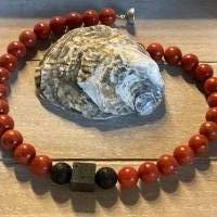 Traumhaft schöne handgefertigte Schaumkorallen Kette in Kombination mit Lavastein,Extravagante rote Perlenkette Bild 3