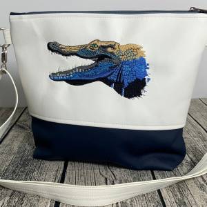 Krokodil - Tasche - Umhängetasche Milow Handmade und bestickt - aus Kunstleder mit passendem Schultergurt Bild 1
