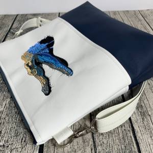 Krokodil - Tasche - Umhängetasche Milow Handmade und bestickt - aus Kunstleder mit passendem Schultergurt Bild 5