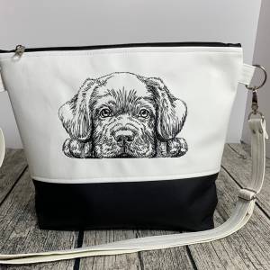 Hund, Umhängetasche, Handtasche - aus tollem Kunstleder genäht und bestickt - süßer Hund - Labrador - 30 x 32 x 8 cm Bild 1