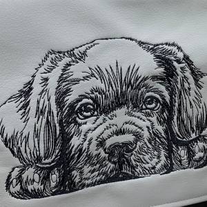 Hund, Umhängetasche, Handtasche - aus tollem Kunstleder genäht und bestickt - süßer Hund - Labrador - 30 x 32 x 8 cm Bild 4