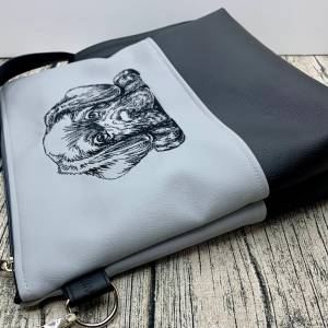 Hund, Umhängetasche, Handtasche - aus tollem Kunstleder genäht und bestickt - süßer Hund - Labrador - 30 x 32 x 8 cm Bild 9