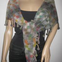 Schaltuch grau-bunt mit Farbverlauf, Schal, aus weicher Wolle gehäkelt Bild 4