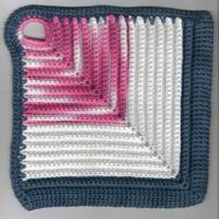 T0040 gehäkelt 2 Topflappen Baumwolle Handarbeit rosa weiß jeansfarben Küche Bild 3