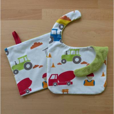 Lätzchen und Waschlappen mit Baustellenmotiv, Biobaumwolle, Handarbeit 