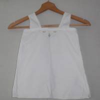 Kleines Hemdchen Baumwolle weiß mit Stickereieinsatz Vintage etwa aus den 1930er oder 1940er Jahren Bild 1