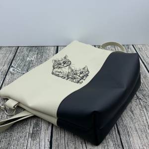 Tasche Handtasche Umhängetasche Milow aus tollem Kunstleder handmade bestickt mit zwei Katzen beige schwarz Bild 6