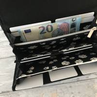Geldbörse Geldbeutel Geldtasche Kunstleder bestickt Hundeknochen Pfoten schwarz weiß Bild 7