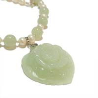 Kette Jade grün und Perlen weiß mit Herz als Geschenk für sie Perlenkette Blüte Bild 2