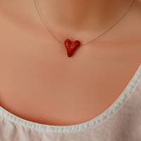 Rotes Herz aus Keramik an Edelstahl-Halsreif - Geschenk für die Liebste Bild 3