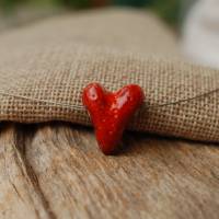 Rotes Herz aus Keramik an Edelstahl-Halsreif - Geschenk für die Liebste Bild 5