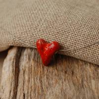 Rotes Herz aus Keramik an Edelstahl-Halsreif - Geschenk für die Liebste Bild 6