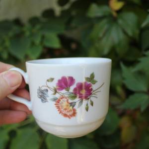 2 Kaffeetassen Teetassen mit Untertassen Blumen Dekor Kahla Porzellan DDR Bild 3