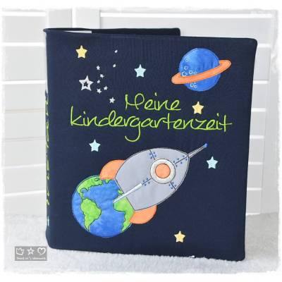 Kindergartenordner, Portfolio, Ordnerhülle mit Rakete, Planeten und Sterne, personalisierbar