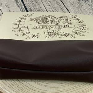 Alpenliebe Tasche Milow beige/braun Handmade bestickt - aus Kunstleder mit passendem Schultergurt - Tasche - Handtasche Bild 6