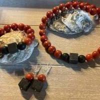 Wunderschönes Armband mit Schaumkorallen und Lavastein,Rotes Perlenarmband,Armschmuck,Extravagantes Armband,Schmuck Bild 4