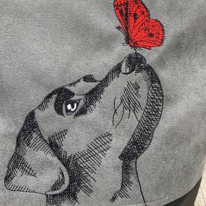 Ein tolles Geschenk für Hundefreunde | eine ganz besondere Tasche | bestickte Umhängetasche mit Hundemotiv | Labrador Bild 3