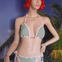 Handgehäkelter grüner Bikini mit Perlen und Chacheur, Bild 2
