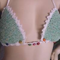 Handgehäkelter grüner Bikini mit Perlen und Chacheur, Bild 3