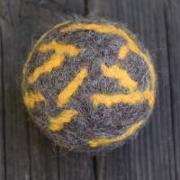 Filzball Wolle 5,4 cm waschbar handgemacht zum Spielen, Jonglieren, Handtraining, Entspannen Bild 4