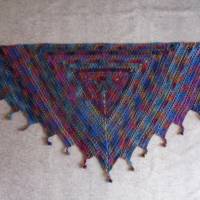 Ausgefallenes Dreieckstuch in wunderschönen Farben, aus toller weicher Wolle! Bild 5