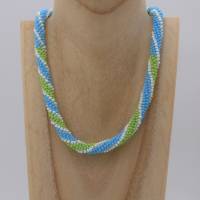 Sommerkette, Häkelkette, weiss grün türkis, 43 cm, Halskette aus Rocailles, Glasperlen gehäkelt, Spirale Bild 1