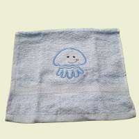 kleines Kinder-Handtuch,Gäste-Handtuch mit einem Wal bestickt, Größe ca. 30 x 50 cm Bild 3
