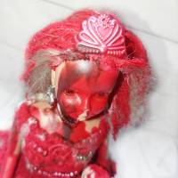 Horror - Braut, Klorollenhut mit Puppe Bild 5