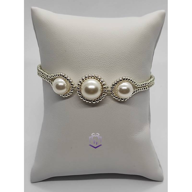 Zartes, minimalistisches Perlenarmband in weiß-silber in Handarbeit gefertigt. Auch als Brautschmuck geeignet Bild 1