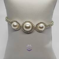 Zartes, minimalistisches Perlenarmband in weiß-silber in Handarbeit gefertigt. Auch als Brautschmuck geeignet Bild 1