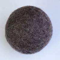 Filzball Wolle 6,2 cm waschbar handgemacht zum Spielen, Jonglieren, Handtraining, Entspannen Bild 1