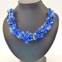 Häkelkette blau silber - Collier gehäkelt - 50 cm - Glasperlen - Acrylperlen - Halskette - Statementschmuck Bild 3