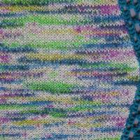 Dreieckstuch, Schaltuch aus handgefärbter Wolle mit interessantem Farbverlauf, gestrickt und gehäkelt, Schal, Stola Bild 4