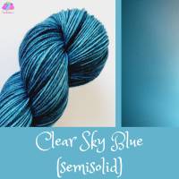 Clear Sky Semisolid, Handgefärbte Sockenwolle/Tuchwolle, 4fädig, 100 g Strang Bild 1