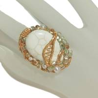 großer Ring Perlen an Jaspis 45 x 30 mm handgemacht in wirework goldfarben hippy Handschmuck Bild 1