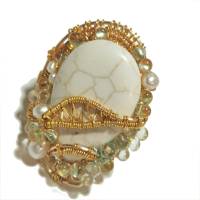 großer Ring Perlen an Jaspis 45 x 30 mm handgemacht in wirework goldfarben hippy Handschmuck Bild 2
